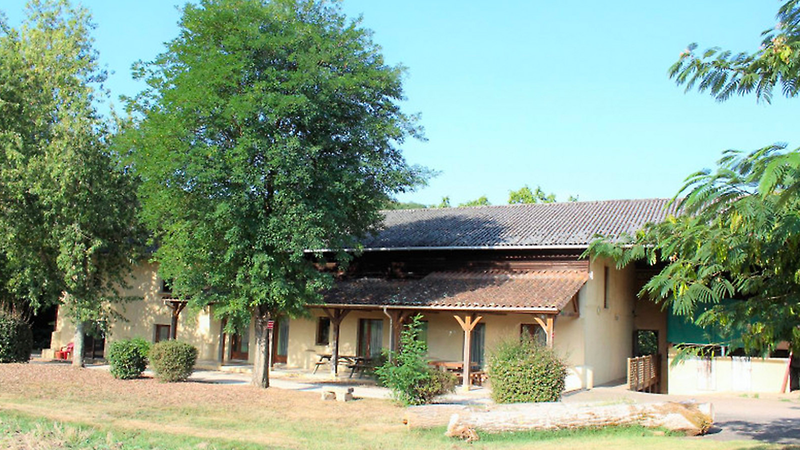 Cottage of Campsite Dordogne Les Cinq Châteaux