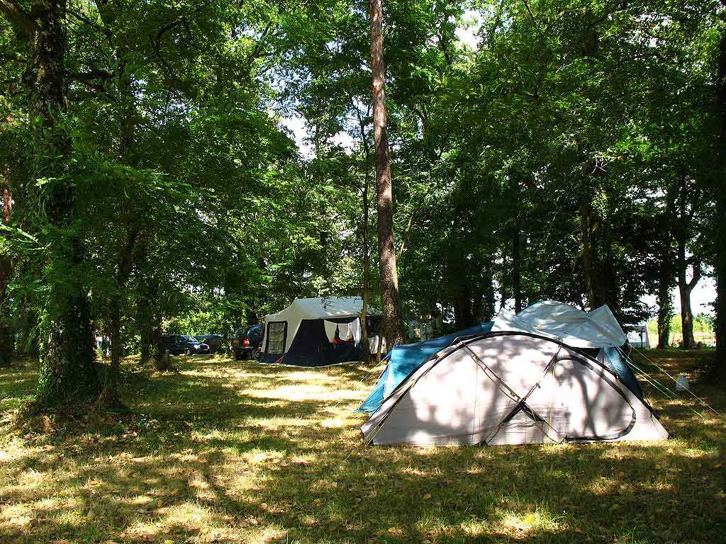Campsite at the Milhac-Oie Farm in Périgord