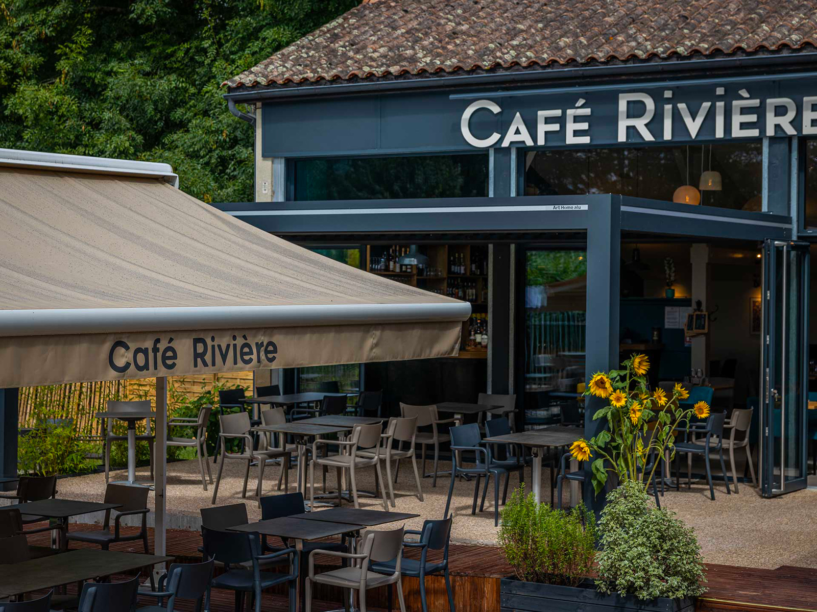 Le Café Rivière