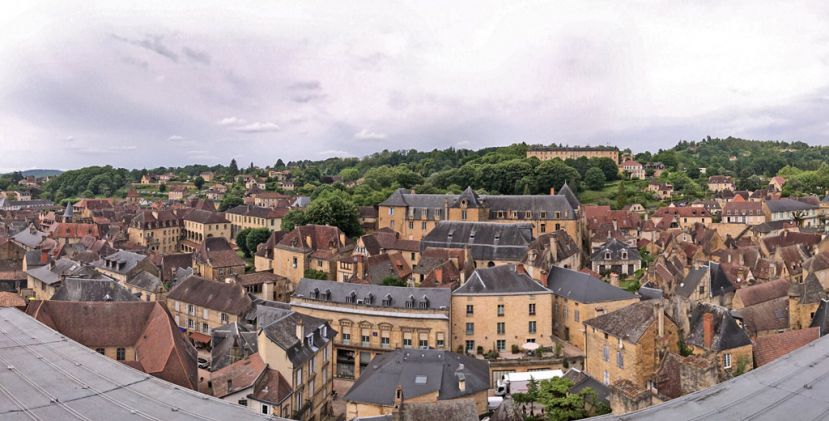 Discover Sarlat from the sky at 35 metres high !