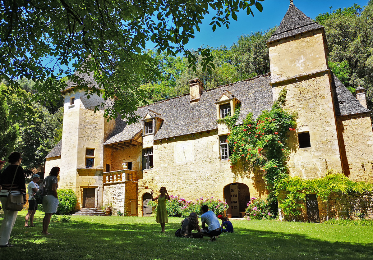 Le Château de Lacypierre, une demeure familial ...