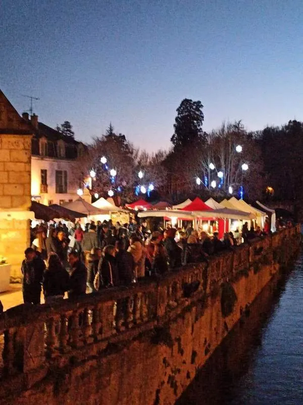 Marché de Noël de Bra ... - Crédit: Tekhné | CC BY-NC-ND 4.0