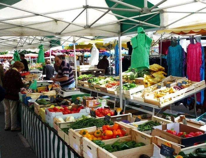 Marché de Cénac - Crédit: justacote | CC BY-NC-ND 4.0