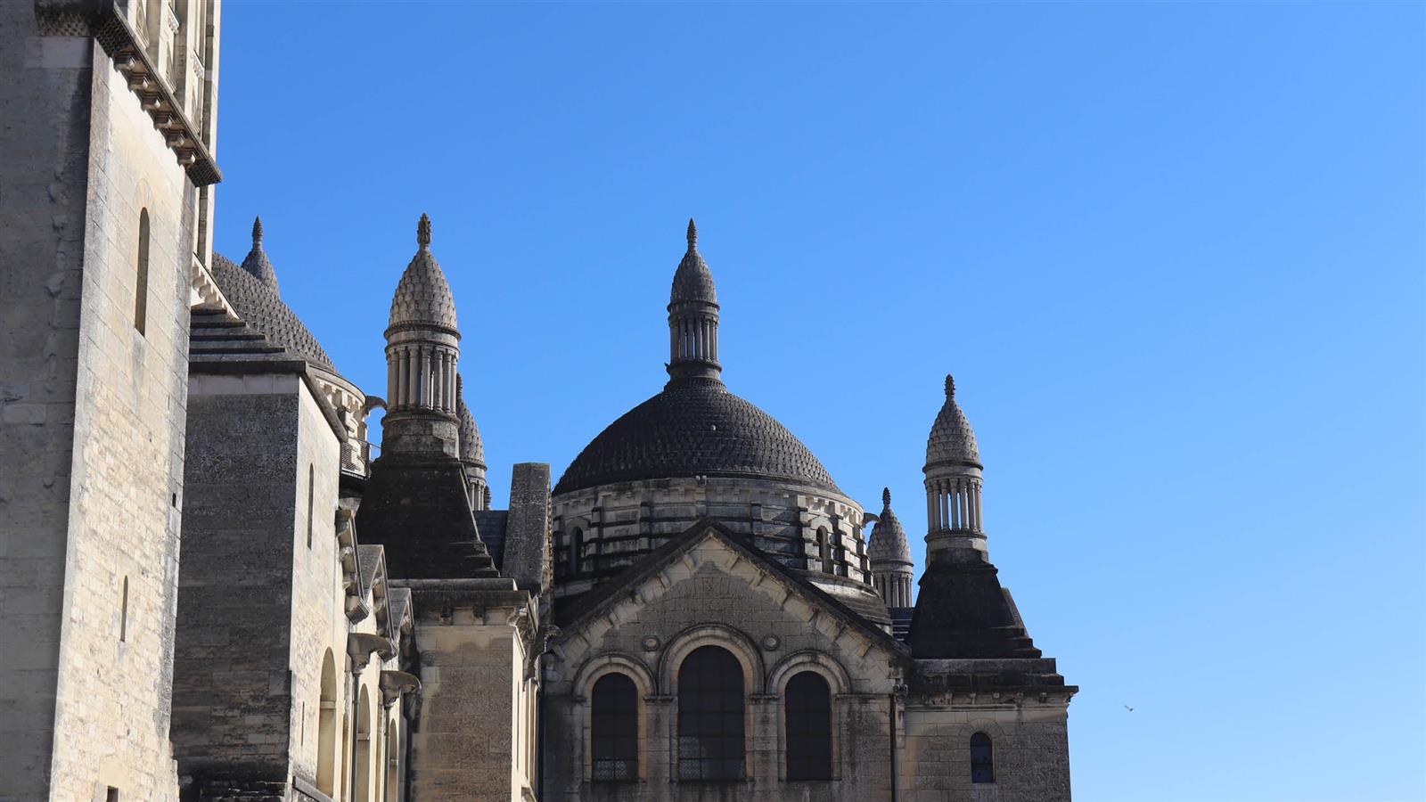 Visite guidée Périgueux - Toits de la Cathédra ...