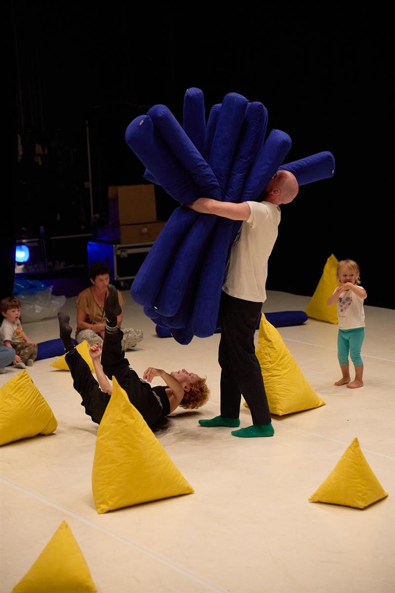 Agora Pôle National Cirque - Les Zéboulis / Co ...