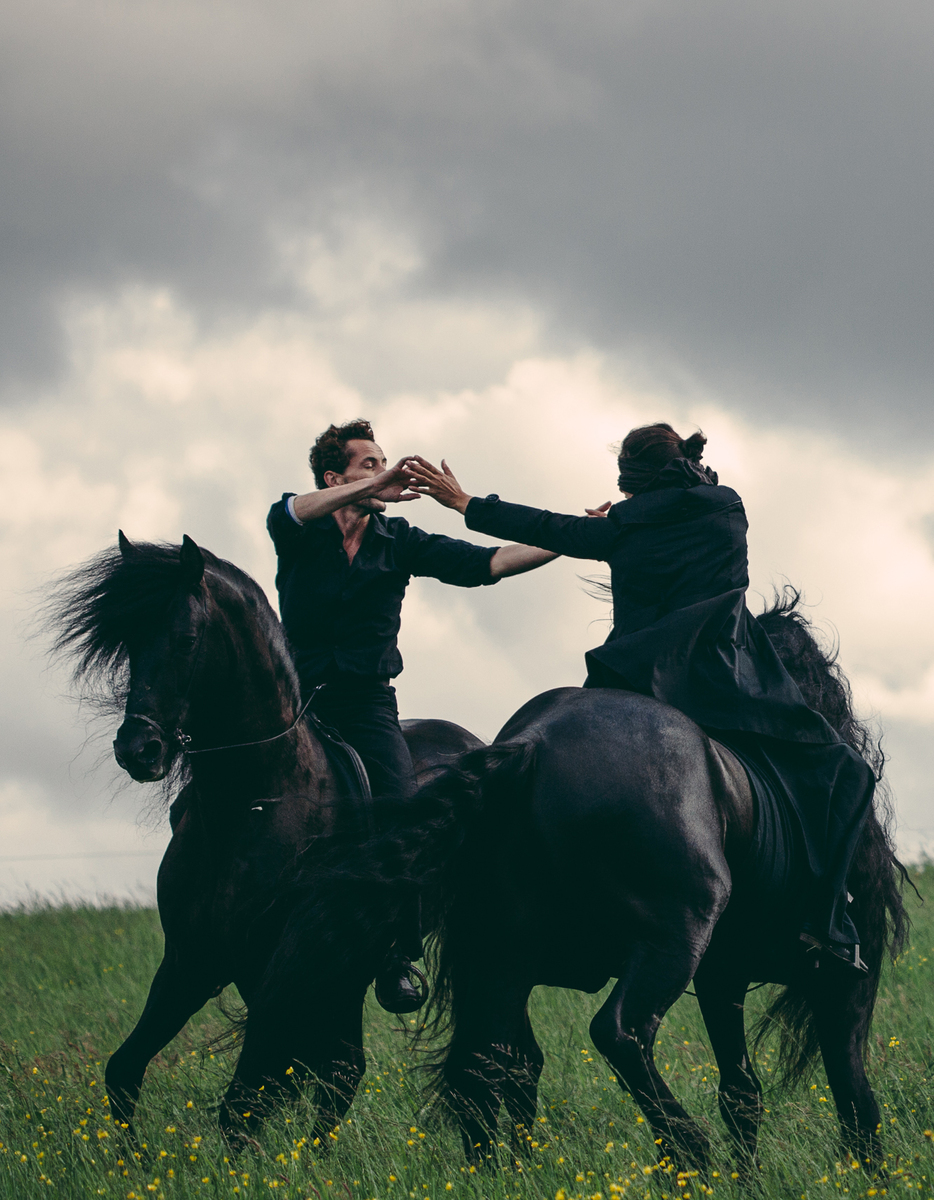 Agora Pôle National Cirque - Entre chiens et l ...