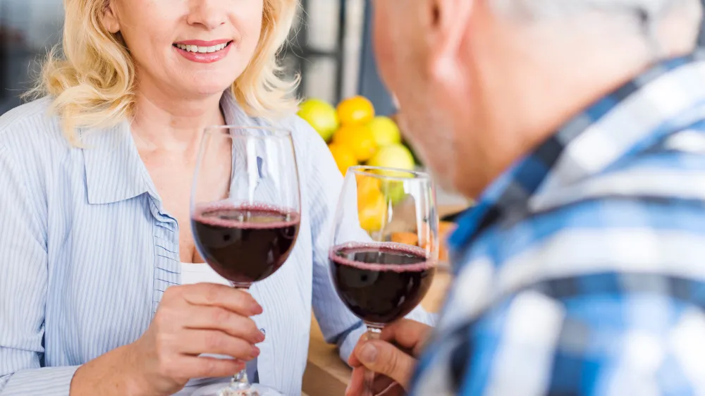 Soirée Beaujolais à l ... - Crédit: freepik | CC BY-NC-ND 4.0