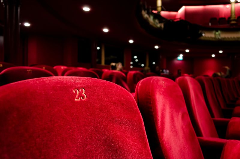 Théâtre - Diatribe d'amour contre un homme assis