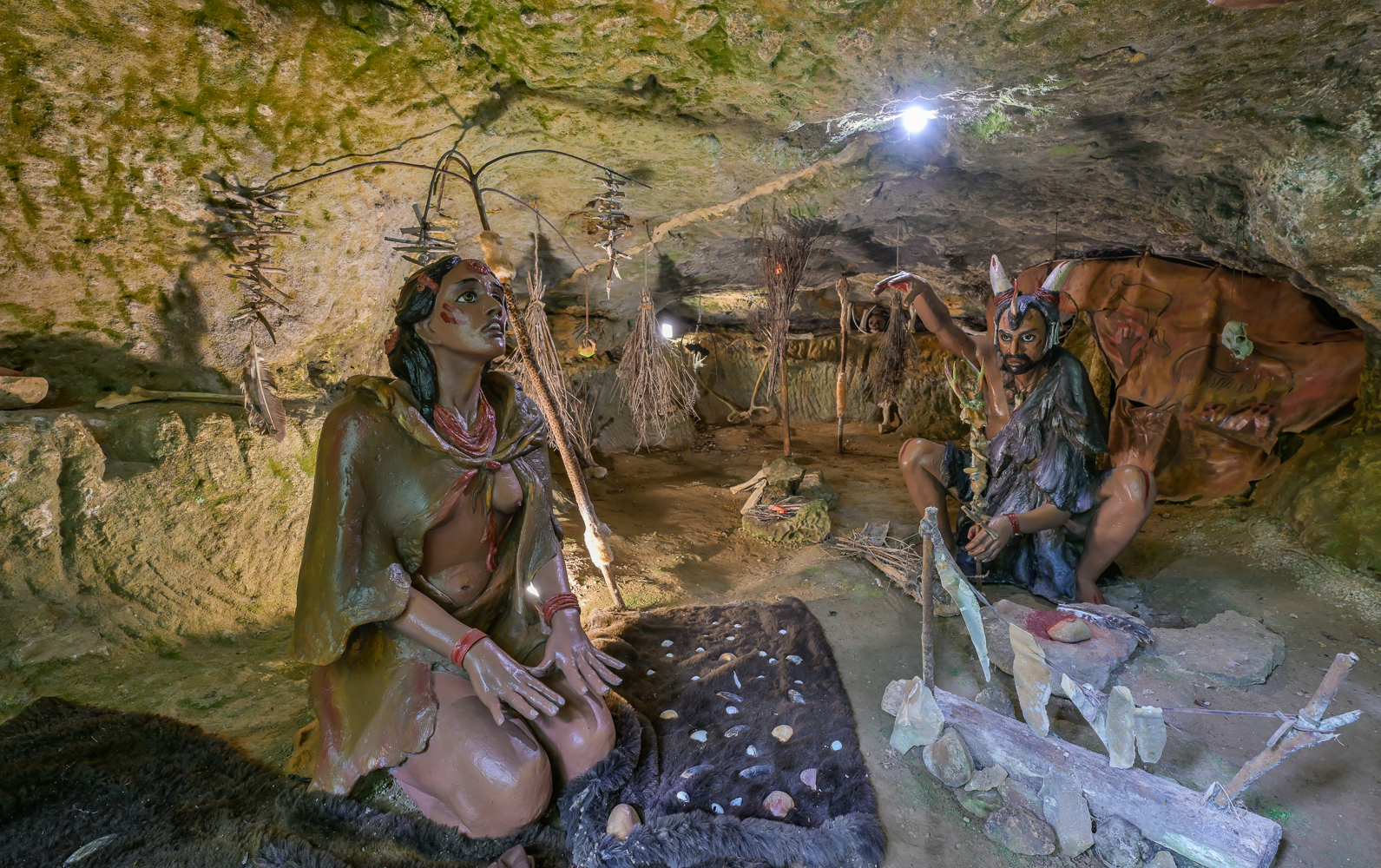 La route des crèches de Noël - Les Grottes du  ...