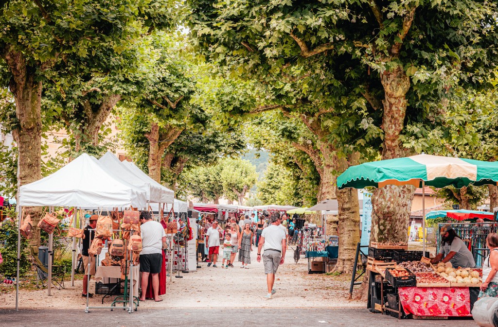 Marché traditionnel d ... - Crédit: ©Lezbroz | CC BY-NC-ND 4.0