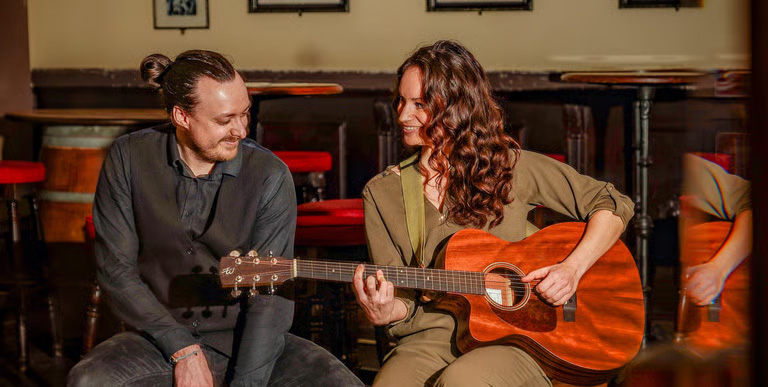 Nocturne sur le Village de Noël avec June Souls