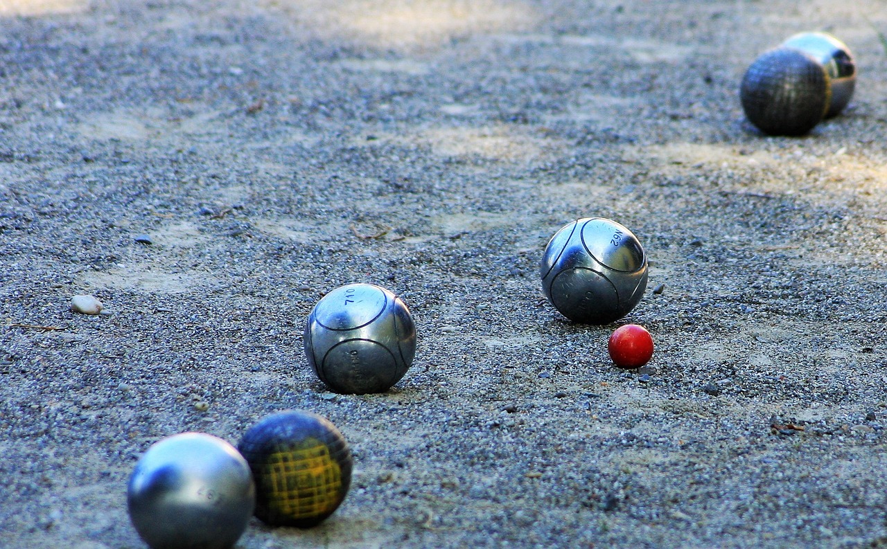 Concours de pétanque en doublette