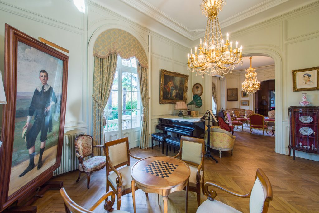 Visites des Hôtels Particuliers et leurs propr ...