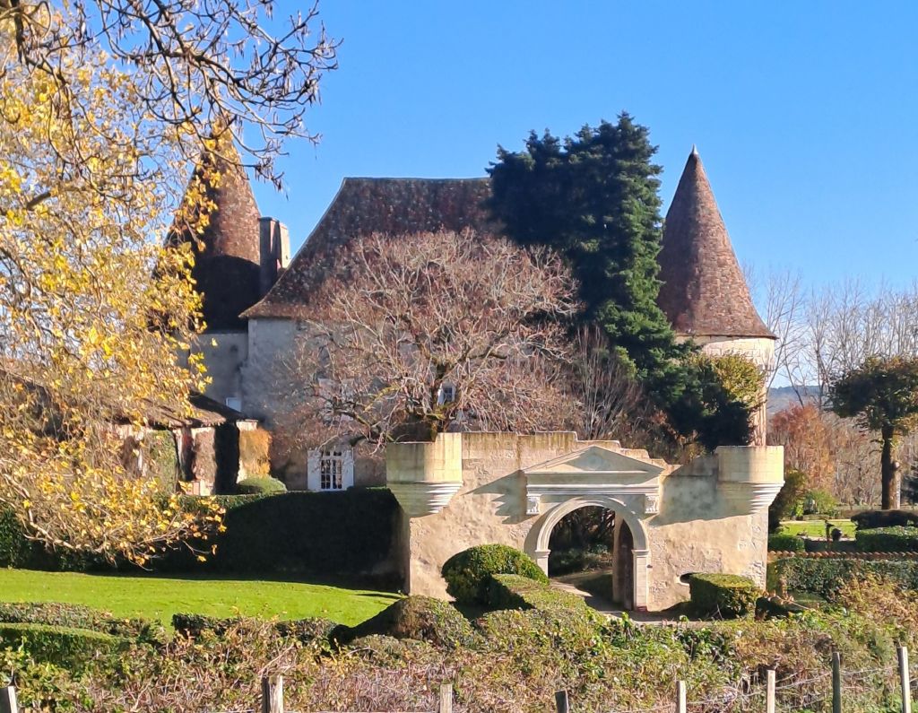 Concours de dessin au Château de Mauriac - Châ ...