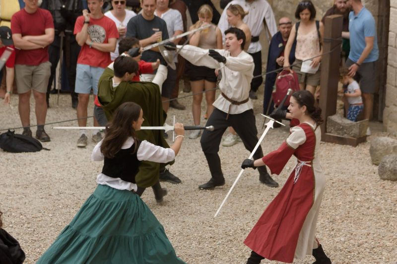 Initiation à l'escrime artistique - Châteaux e ...