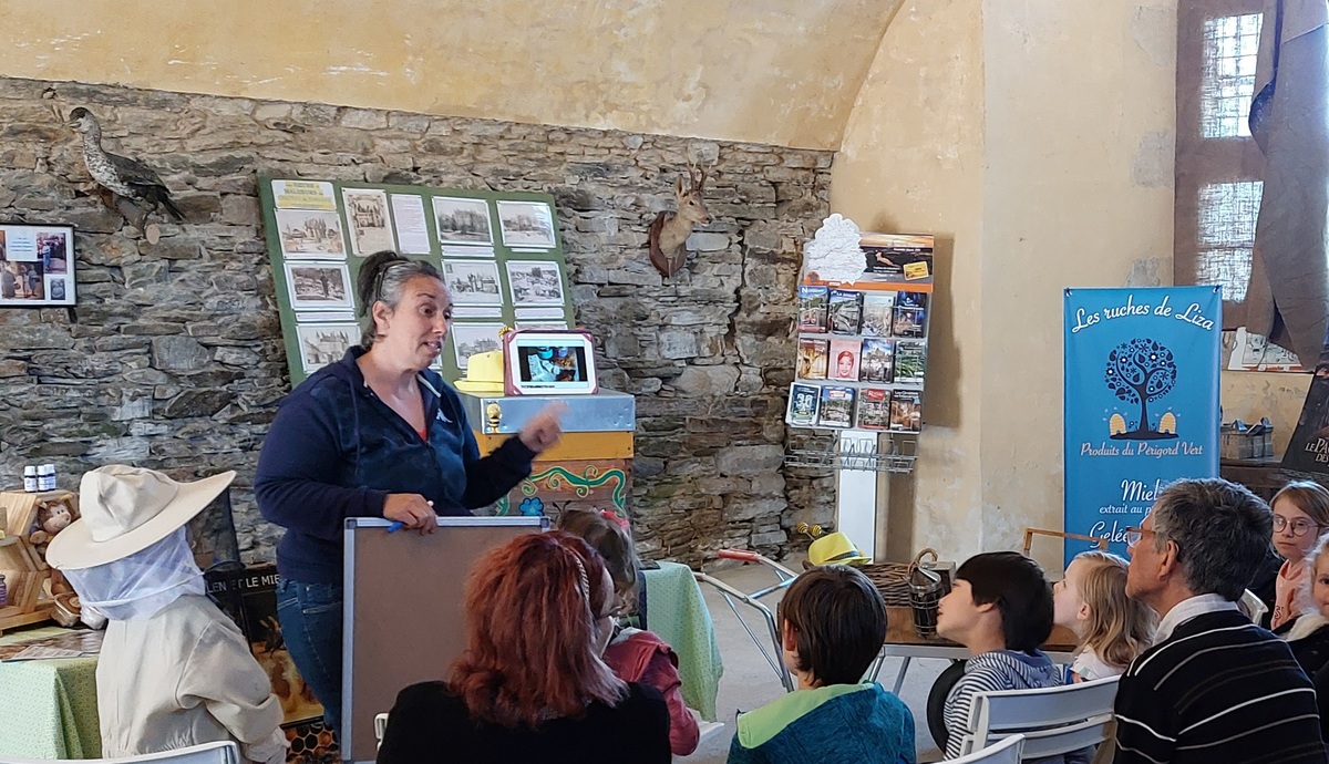 La ruche, les abeilles et l'apiculture - Châte ...