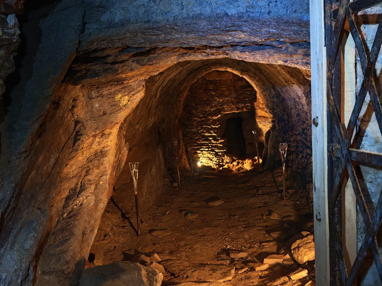 Visite guidée du souterrain-cluzeau - Château  ...