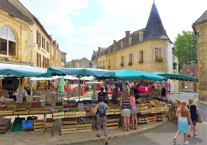 Marché de Saint Cyprien - Crédit: mairie-st-cyprien | CC BY-NC-ND 4.0