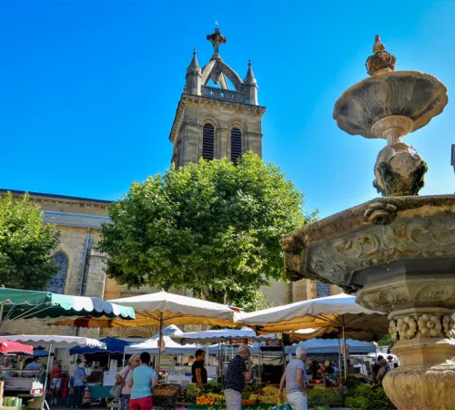 Marché traditionnel hebdomadaire