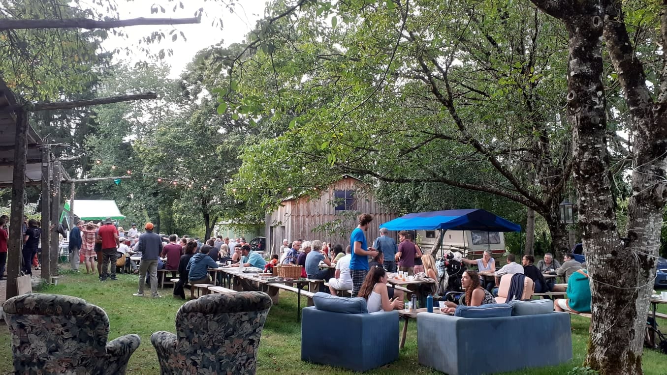 Guinguette du Mas d'Arneix : Les Reines Bees