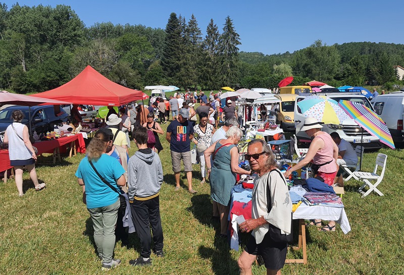 Vide-greniers et puces aux couturières