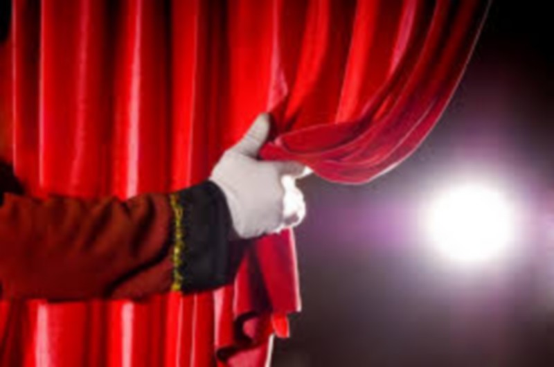 Théâtre : « La laide au bois dormant » ; « Ott ...