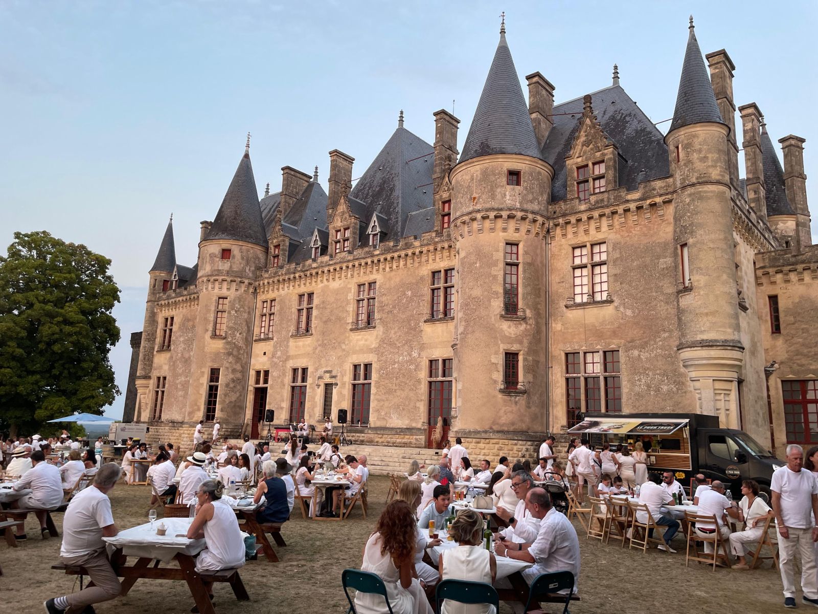 Soirée Blanche au Château de Montaigne