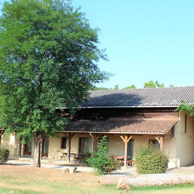 Cottage of Campsite Dordogne Les Cinq Châteaux