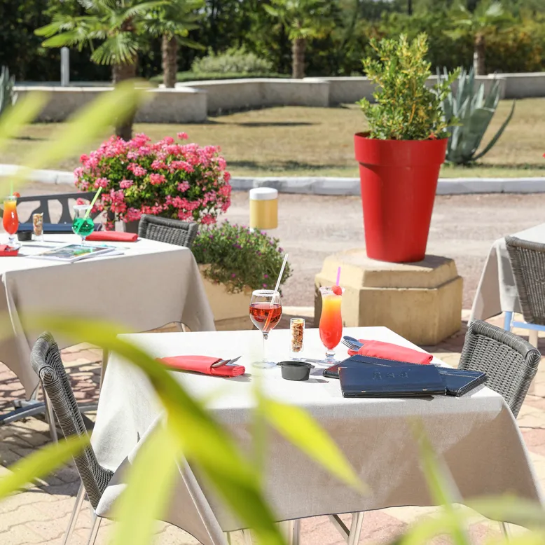 Restaurant of the hotel Le Tropicana