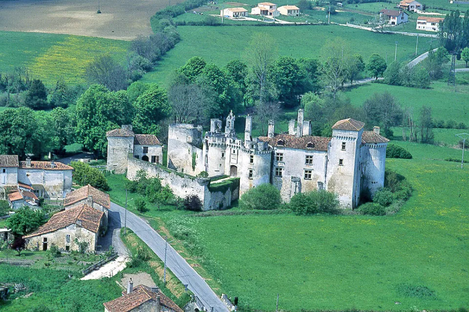 CHATEAU DE MAREUIL