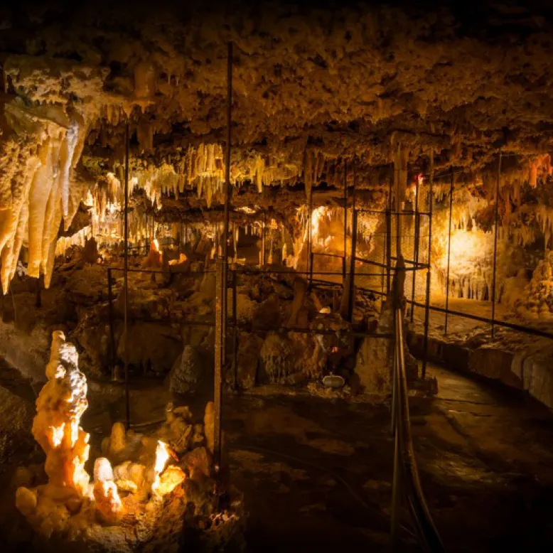 Grand Roc Cave
