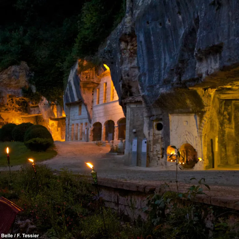 Parcours troglodytique de l'Abbaye de Brantôme