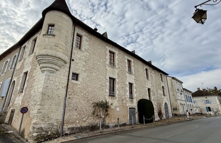 Musée du Costume et de son artisanat du XIXème ...