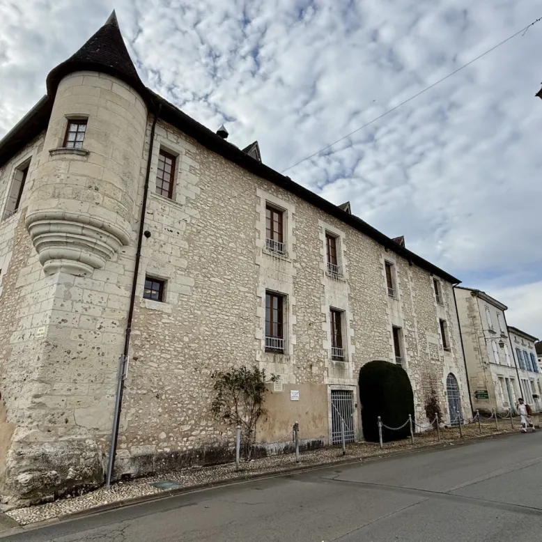 Musée du Costume et de son artisanat du XIXème ...