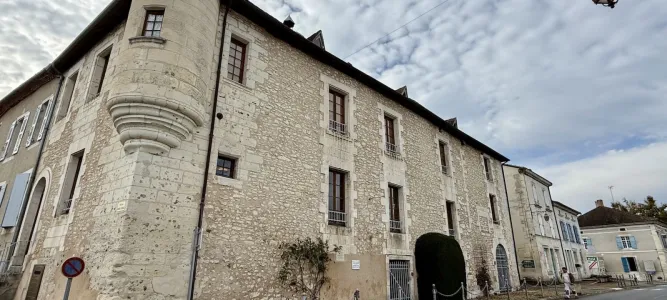 Musée du Costume et de son artisanat du XIXème ...