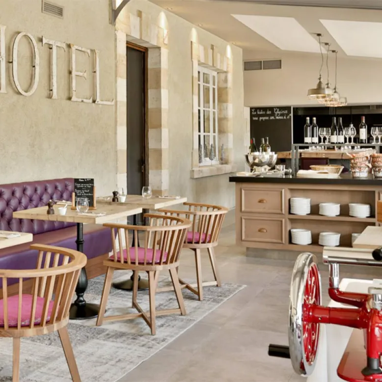 The Bistro des Glycines