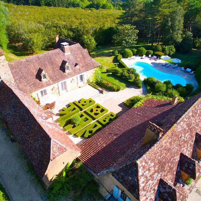 Quintefeuille Manor