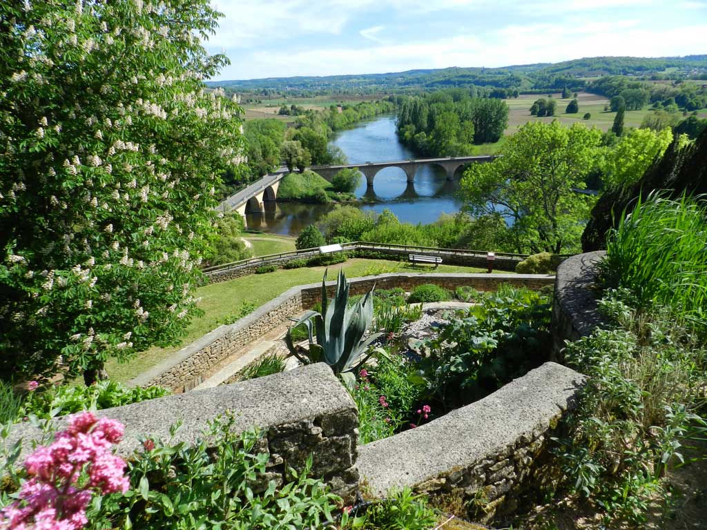 Canoës Limeuil River Excursions in Limeuil Guide du Périgord