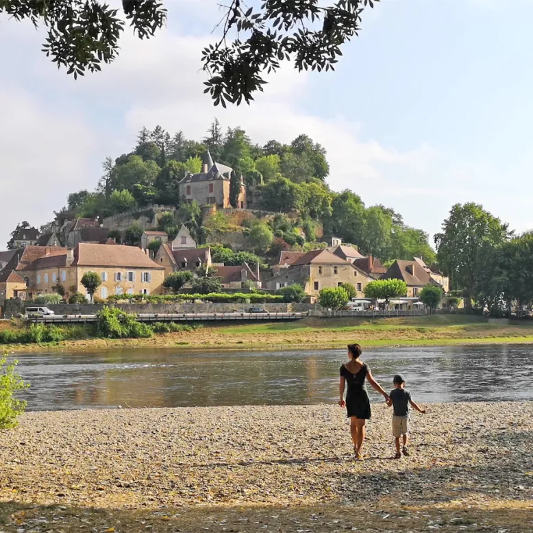 Plages de Limeuil au confluent de la Vézère et ...