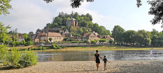 Plages de Limeuil au confluent de la Vézère et ...