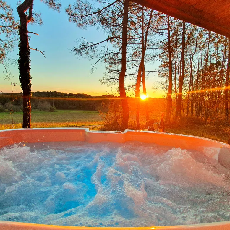 Tipis et chalets du Grand Peuch Lascaux