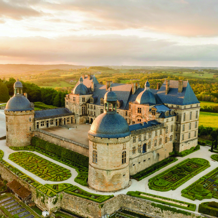 The Château de Hautefort: Visit a unique 17th ...