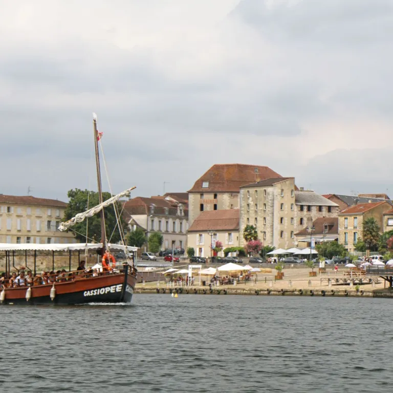 The "Gabarres" of Bergerac : An unusual tour o ...
