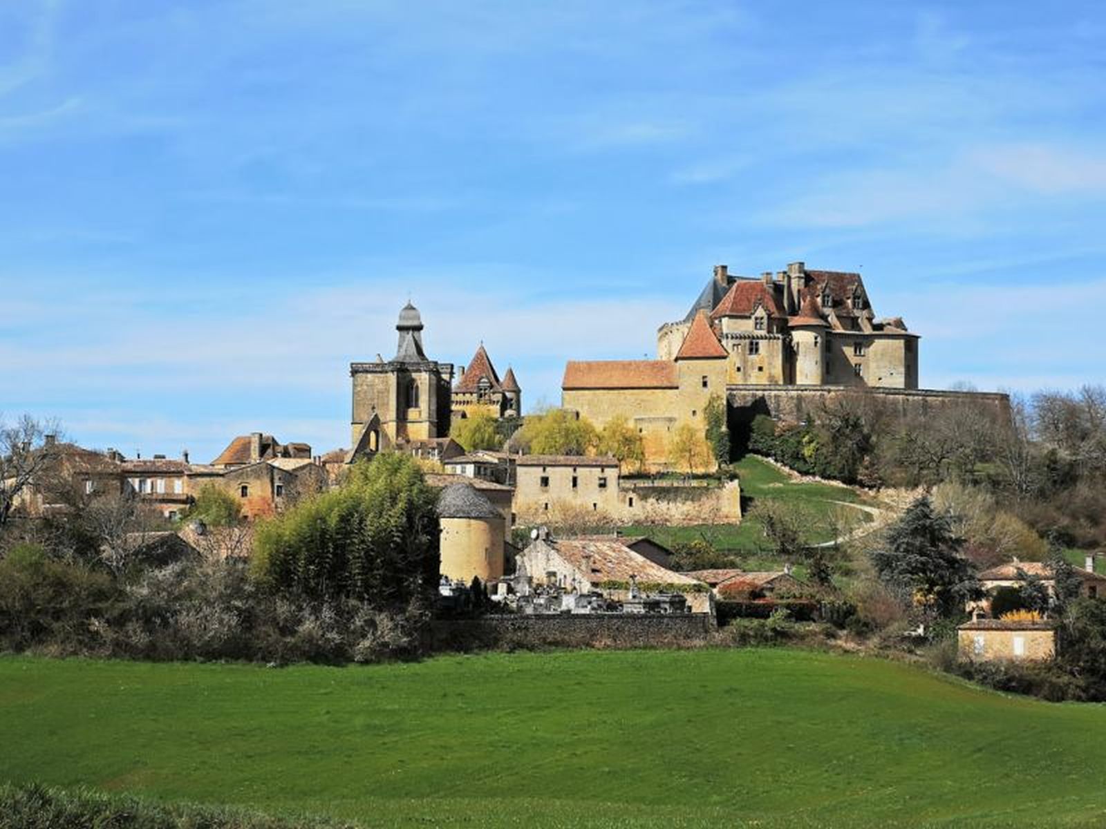 Le Château de Biron et le Cloître de Cadouin : ...