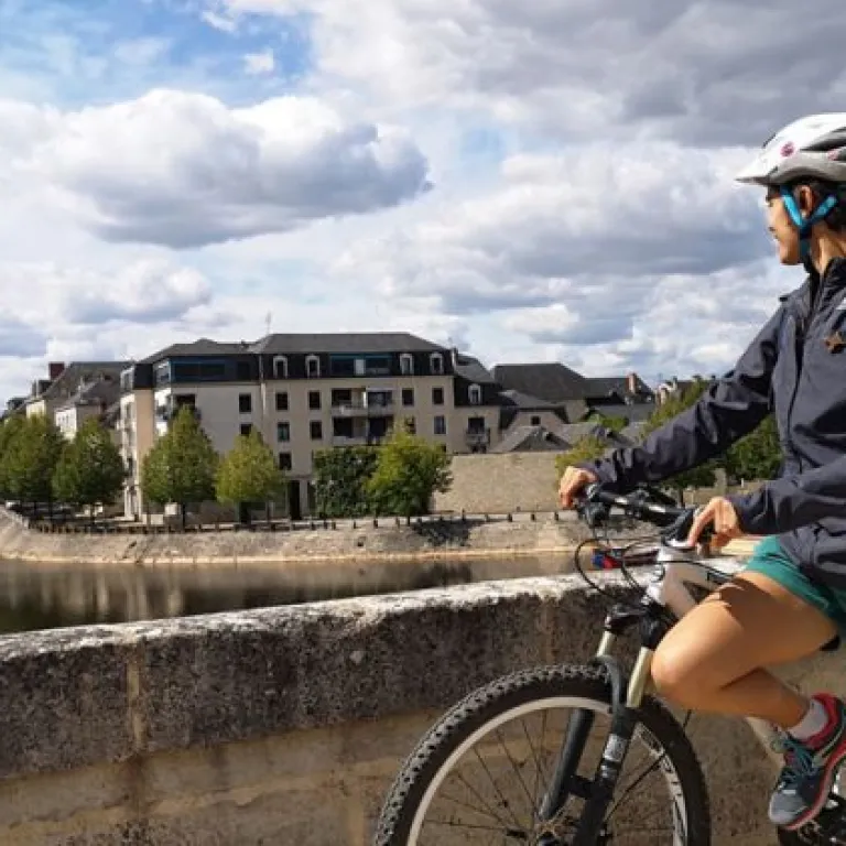 Ride your bike and discover the city of Terras ...