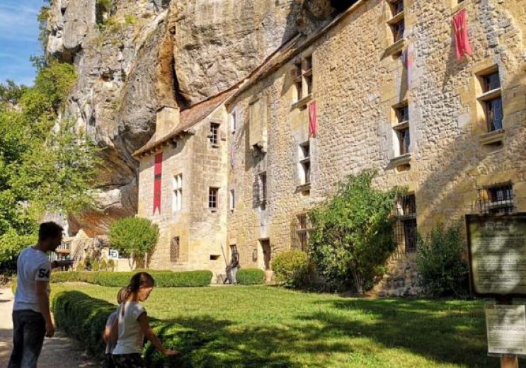 La Maison Forte de Reignac : Mystérieux châtea ...