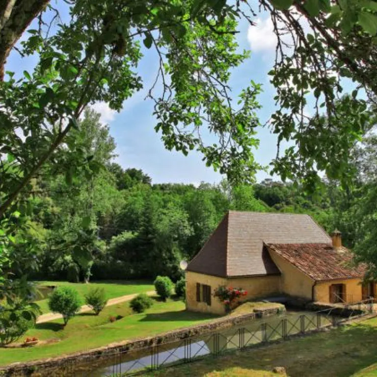 Gîtes Lacombe: Traditional stone houses for ho ...