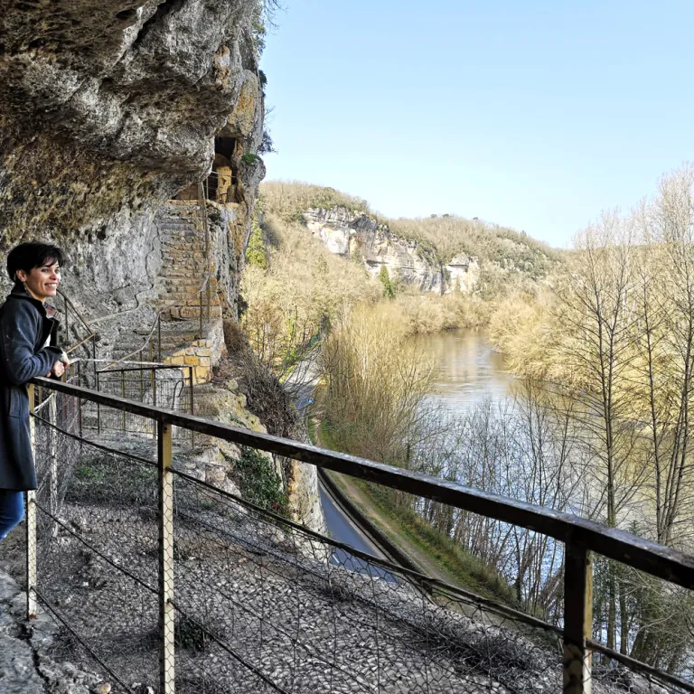 The Fort du Roc de Tayac in Les Eyzies: "rebir ...