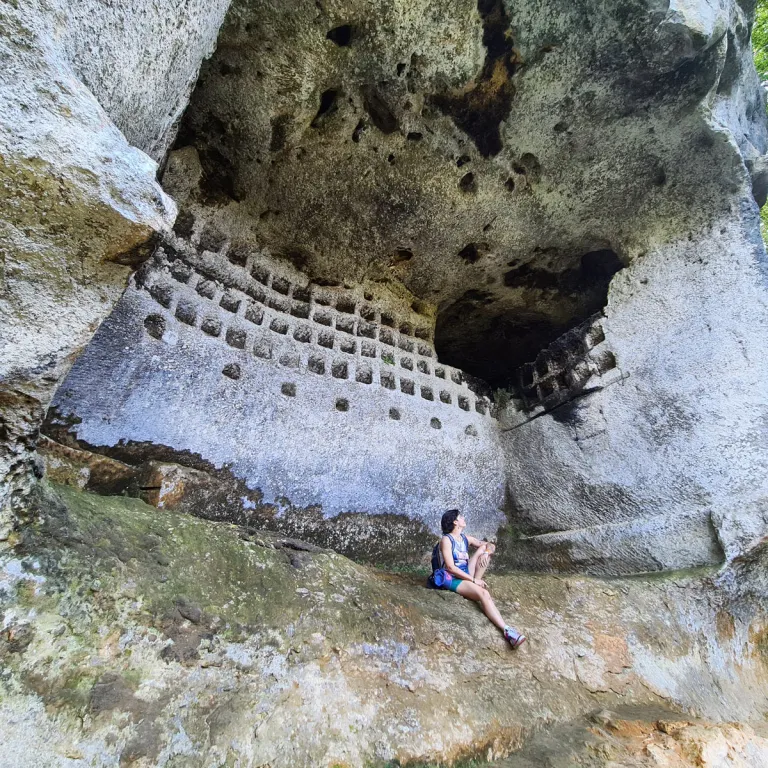 Le Conquil: Visit fortified cave dwellings in ...