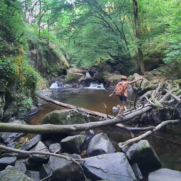 Family hike at Saut du Chalard in Périgord Vert